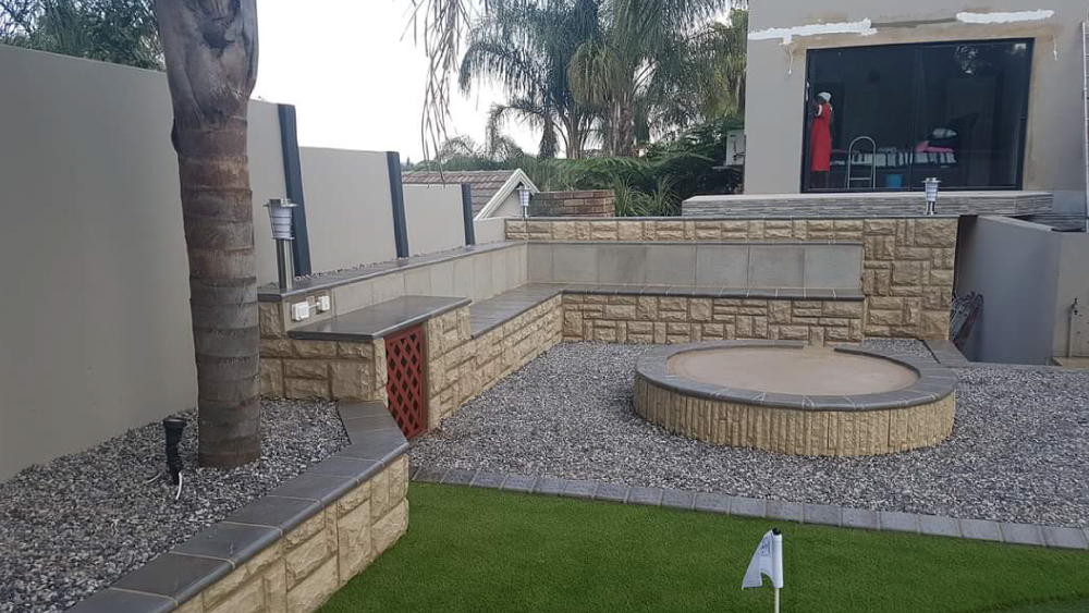 Easy-Edge-Outdoor-Living-Area-with-Cladded-Boma-Area