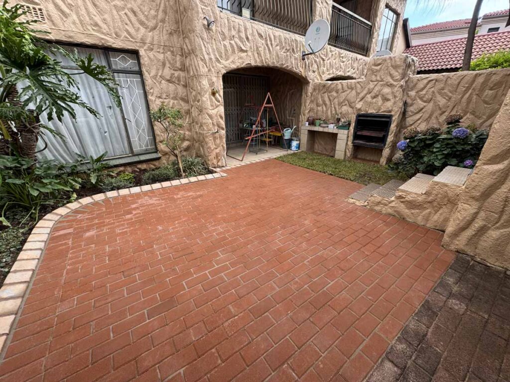 Easy Edge SA Curved Patio Paving with Cladded Stone Surrounds Installed